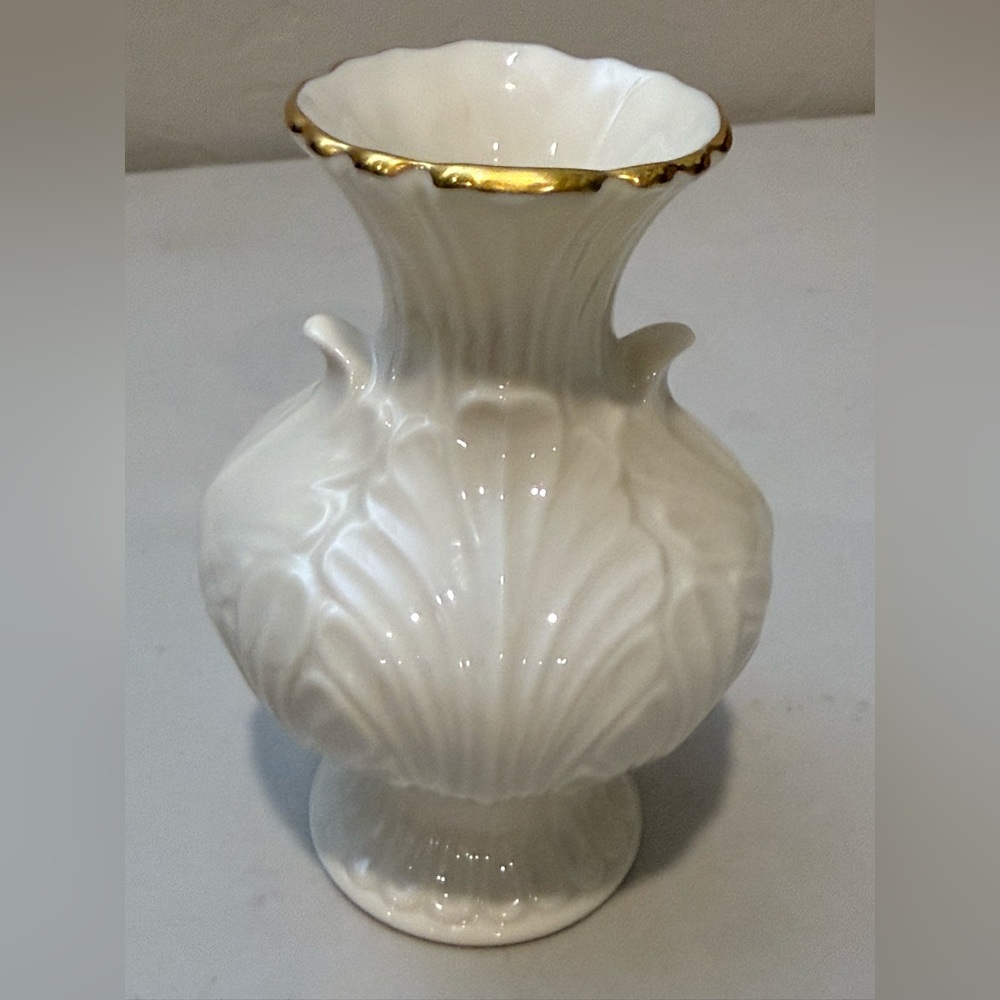 Lenox 24K Gold‎ Trim Elfin Collector Leaf Pattern USA 4.5” Bud Vase!